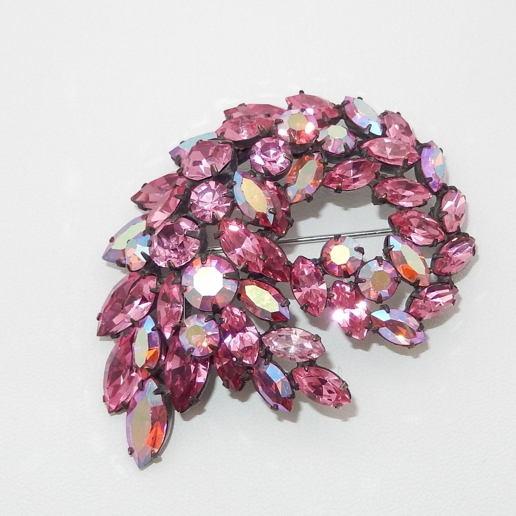 Vintage Signed Regency Brooch / Deep Pink Rhinestones / 3 X 2
